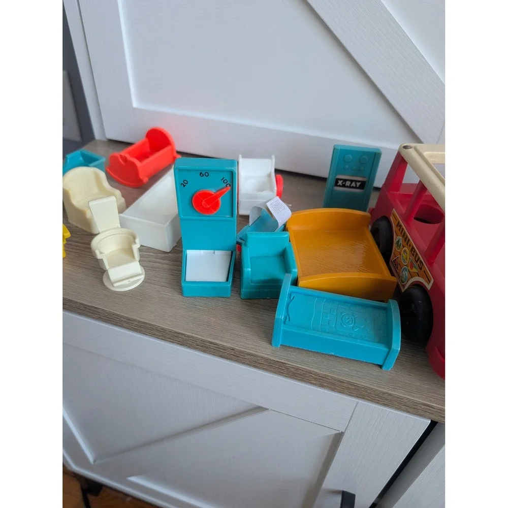 Vintage Fisher-Price Little People Lot with Hospital and Construction Toys - Picture 5 of 12